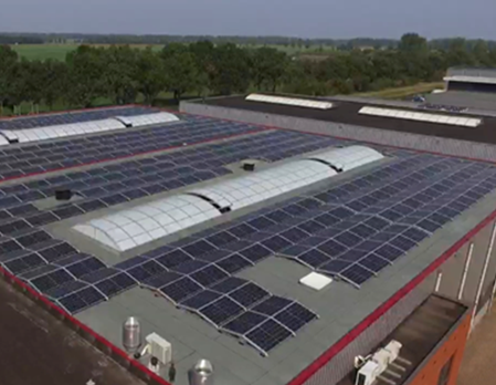 bedrijf zonnepanelen op dak - 100% Zonnig
